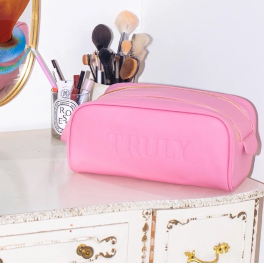 Truly | Signature Vanity Case